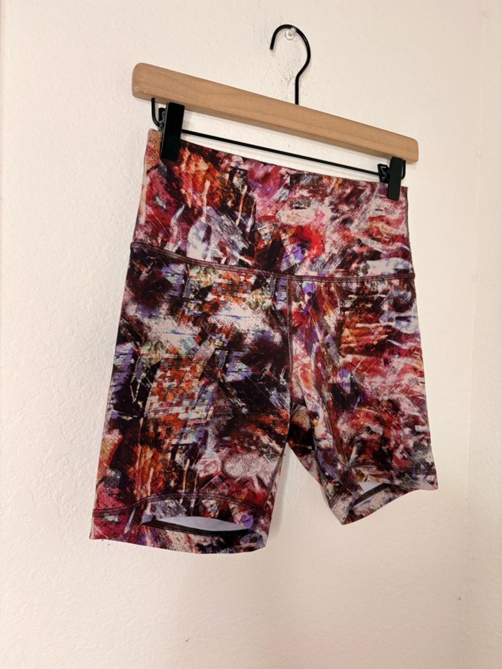 Lululemon Wunder Train High-Rise 6" Bike shorts in Urbantricity Multi print Sz 8 - Picture 2 of 14